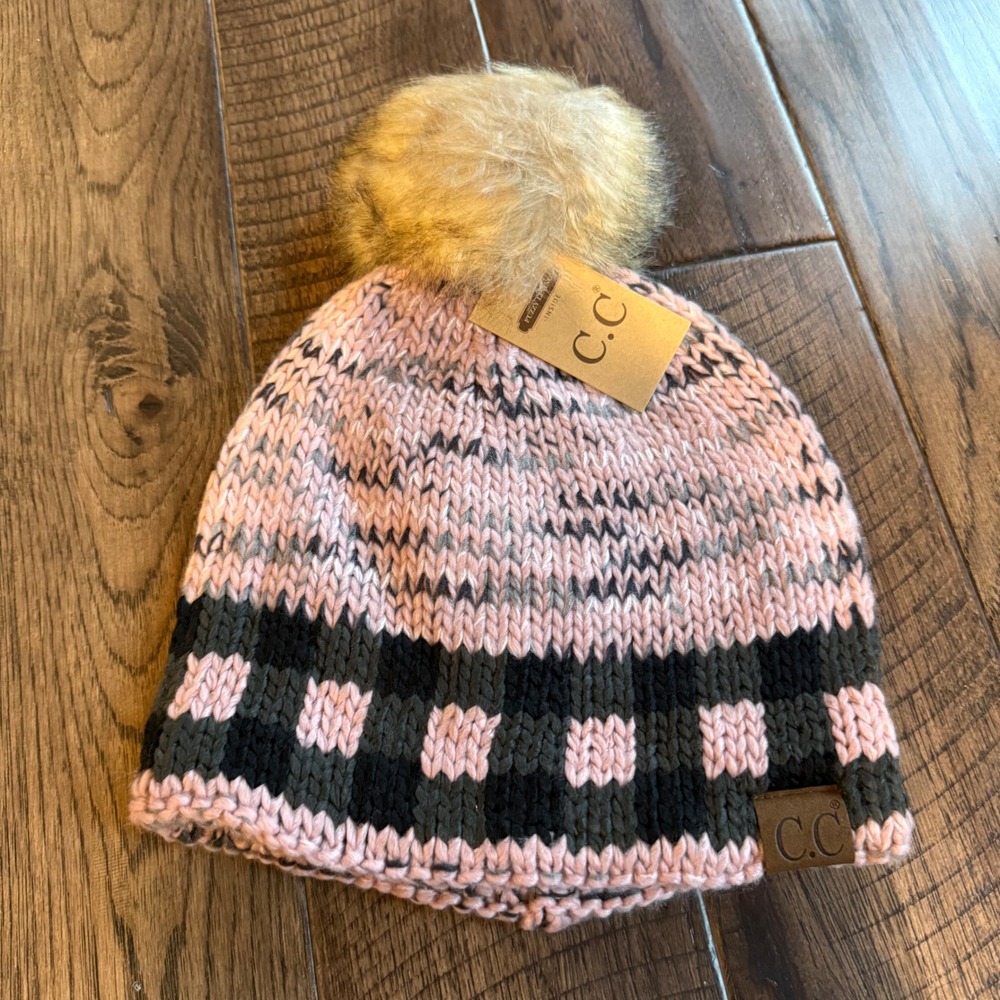 CC Beanie NWT Pink Gray Plaid Knit Hat Faux Fur Pom Pom Fuzzy Lined RN 88320